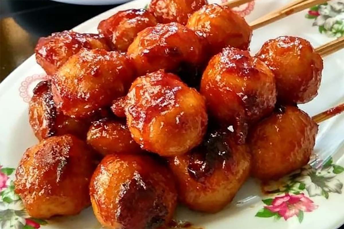Bakso Bakar HuhHah: Kenikmatan Malam yang Menggoda di Jantung Cilacap